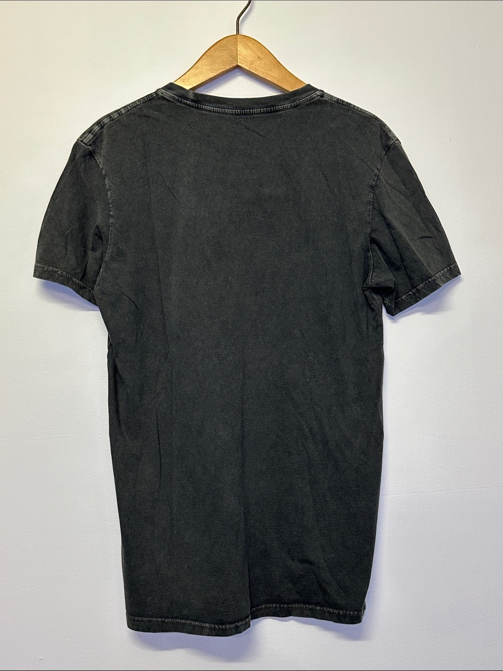 Lucky Brand Black Tee Ski Tiger Stay Wild size small - Picture 3 of 3